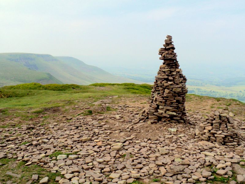 Summit of Twmpa (Lord Hereford's Knob)